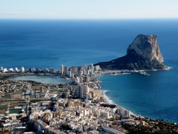 Ático en venta obra nueva con piscina y garaje en Calpe