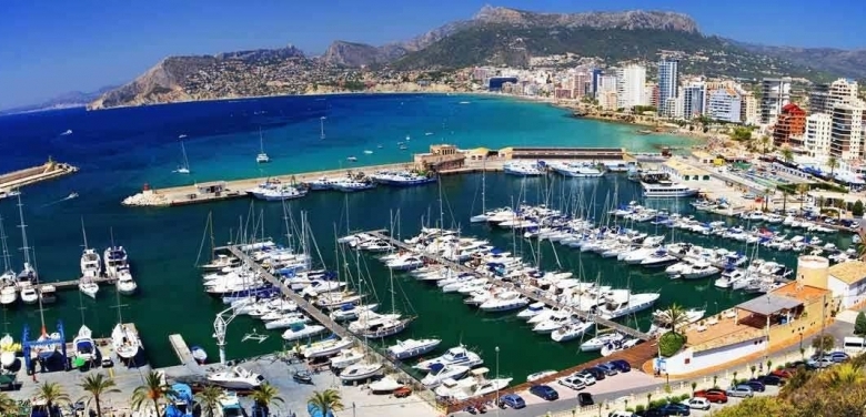 Ático en venta obra nueva con piscina y garaje en Calpe