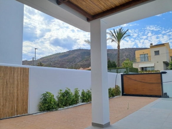Villa en venta obra nueva con piscina en El Albir