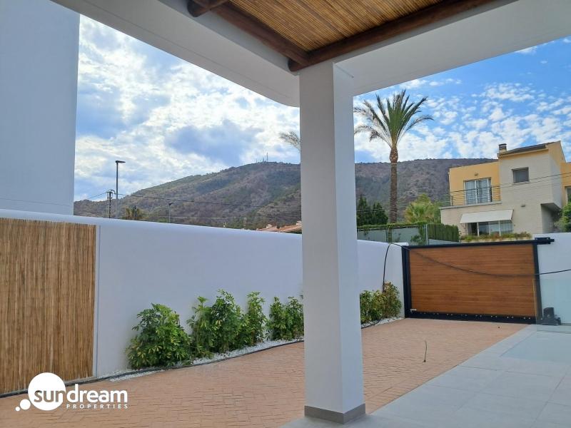 Villa en venta obra nueva con piscina en El Albir