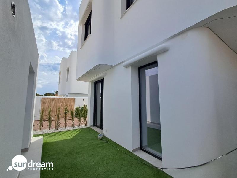 g_41235-9-15 Villa en venta obra nueva con piscina en El Albir