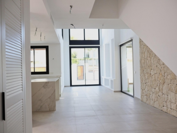 Villa en venta obra nueva con piscina en El Albir