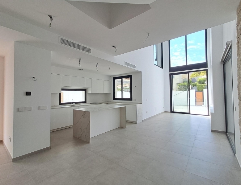 Villa en venta obra nueva con piscina en El Albir