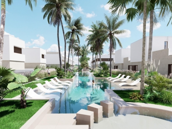 Bungalow de planta alta con 3 dormitorios y solarium privado a la venta en Los Alcazares