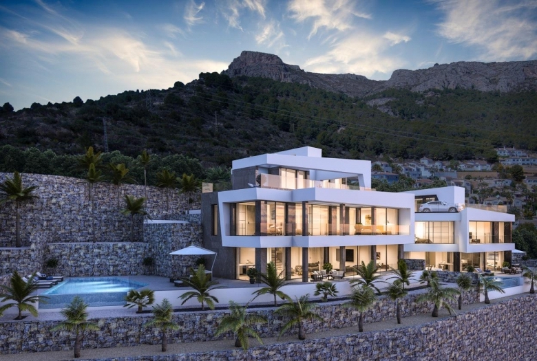 Villa en venta con piscina y vistas al mar en Calpe
