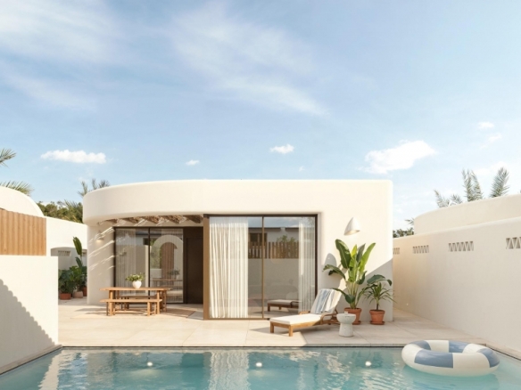 Villa nueva en venta con piscina La Finca Golf Algorfa