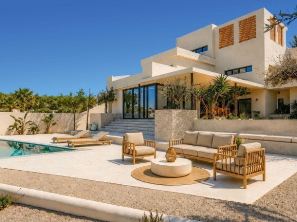 Villa de lujo con 4 dormitorios y piscina privada en la urbanización La Marina, San Fulgencio