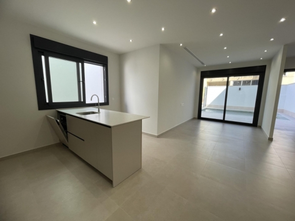 Villa de 3 dormitorios y piscina privada en venta en Las Heredades, Costa Blanca