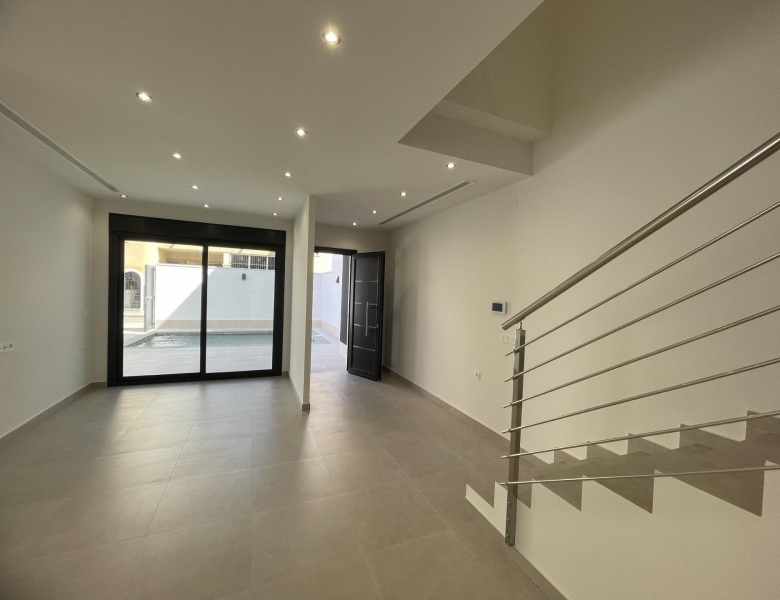 Villa de 3 dormitorios y piscina privada en venta en Las Heredades, Costa Blanca