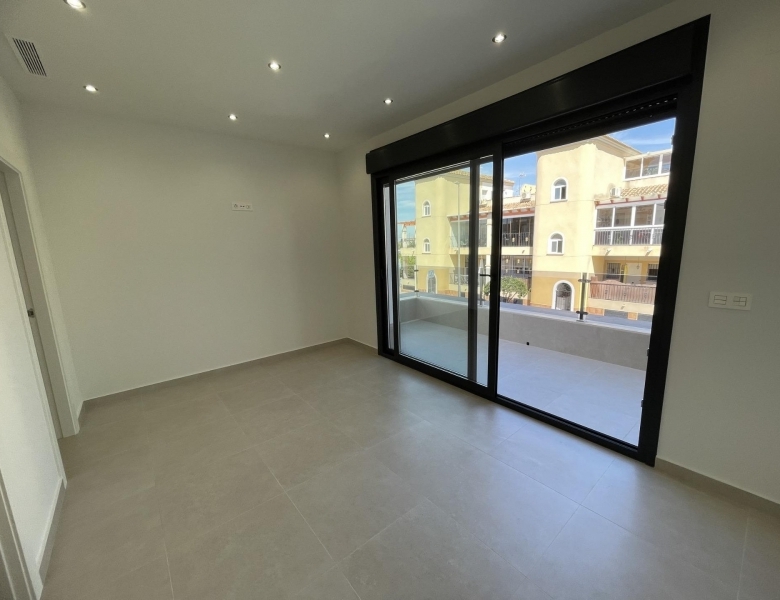 Villa de 3 dormitorios y piscina privada en venta en Las Heredades, Costa Blanca