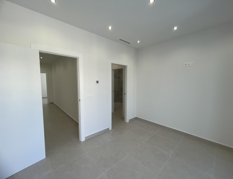 Villa de 3 dormitorios y piscina privada en venta en Las Heredades, Costa Blanca
