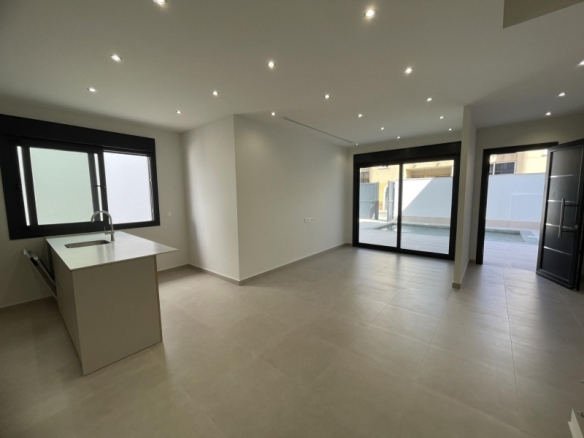 Villa de 3 dormitorios y piscina privada en venta en Las Heredades, Costa Blanca