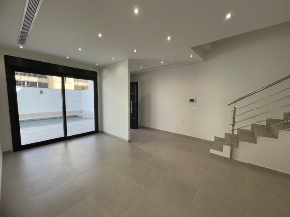 Villa de 3 dormitorios y piscina privada en venta en Las Heredades, Costa Blanca