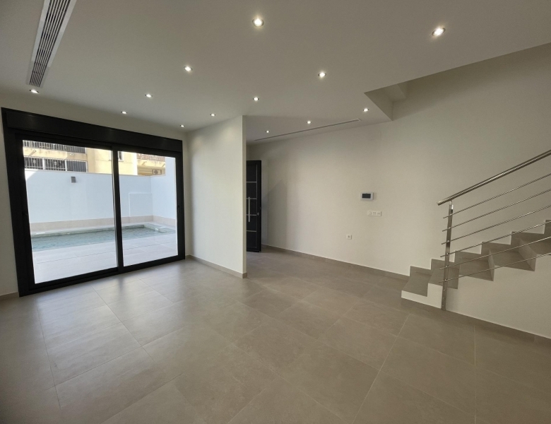 Villa de 3 dormitorios y piscina privada en venta en Las Heredades, Costa Blanca