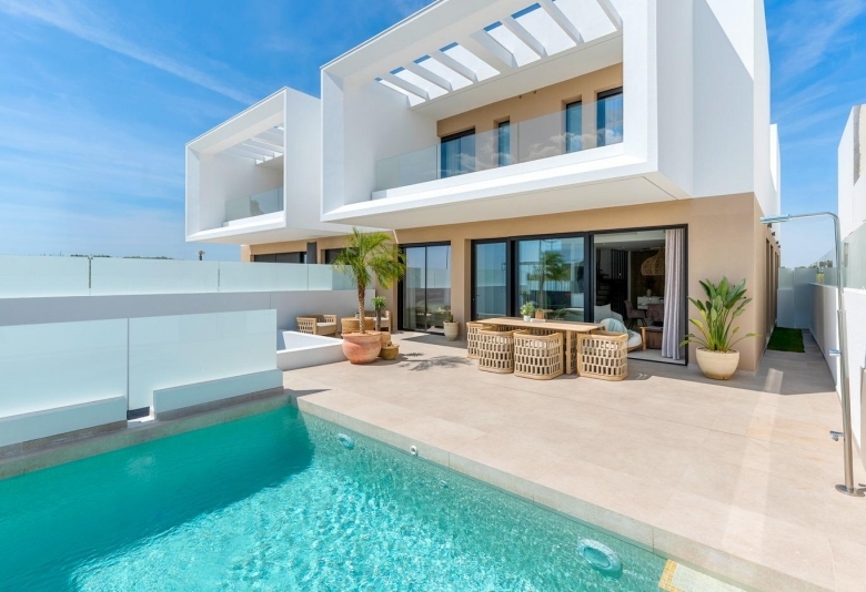 Villa modernas adosadas y pareadas a la venta en Dolores, Alicante