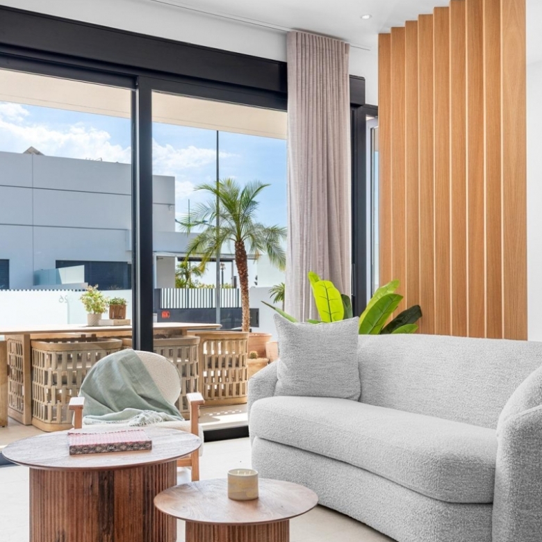 Villa modernas adosadas y pareadas a la venta en Dolores, Alicante