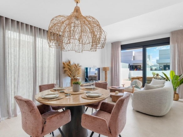 Villa modernas adosadas y pareadas a la venta en Dolores, Alicante