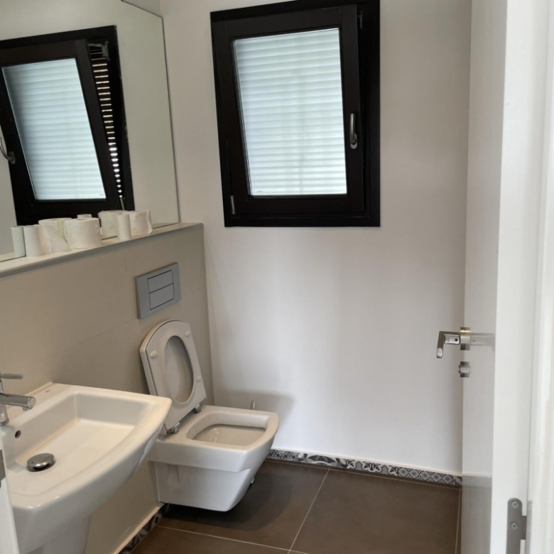 Villa grande en venta con piscina y vistas en Moraira