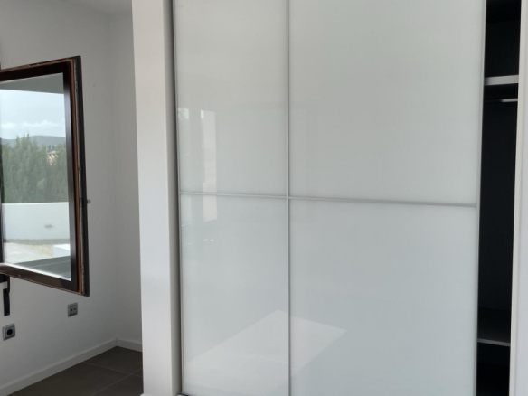 Villa grande en venta con piscina y vistas en Moraira