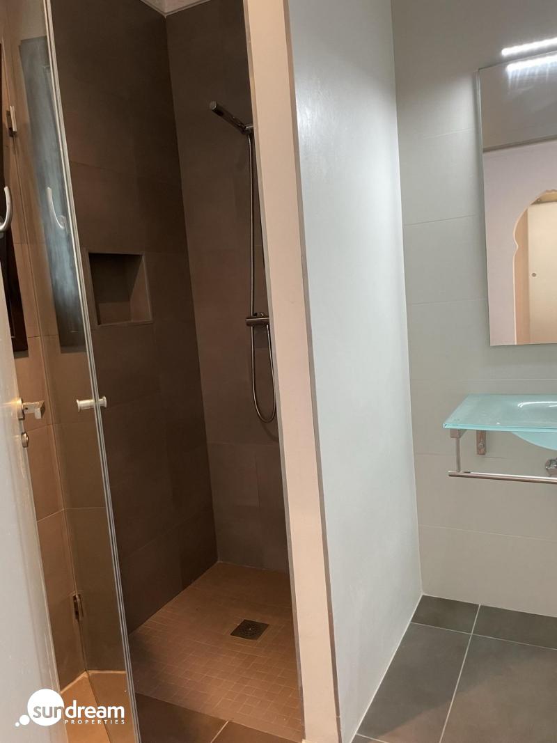 Villa grande en venta con piscina y vistas en Moraira