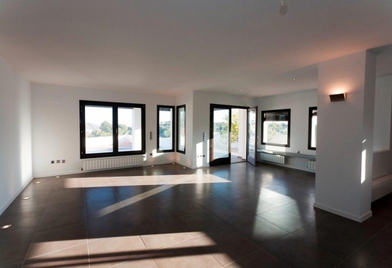 Villa grande en venta con piscina y vistas en Moraira
