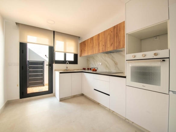 Chalet adosado en venta obra nueva con piscina en Cox