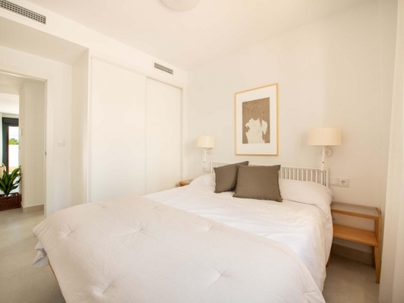 Chalet adosado en venta obra nueva con piscina en Cox
