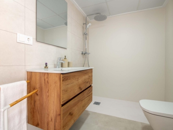 Chalet adosado en venta obra nueva con piscina en Cox