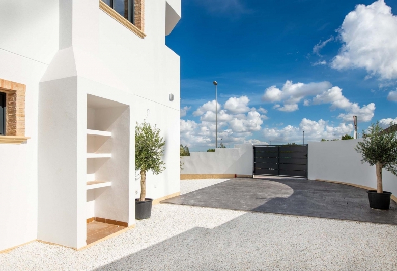 Chalet adosado en venta obra nueva con piscina en Cox