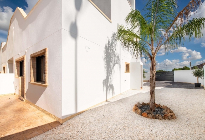 Chalet adosado en venta obra nueva con piscina en Cox