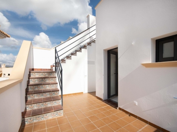 Chalet adosado en venta obra nueva con piscina en Cox