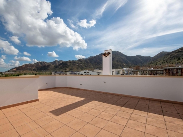 Chalet adosado en venta obra nueva con piscina en Cox