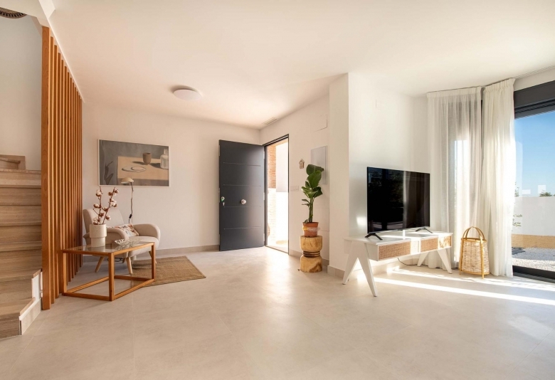 Chalet adosado en venta obra nueva con piscina en Cox