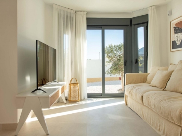 Chalet adosado en venta obra nueva con piscina en Cox