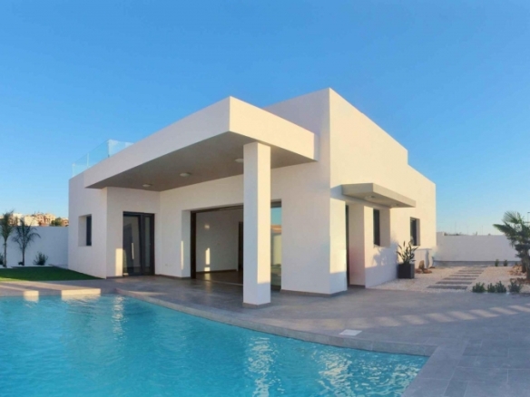 Villa de nueva construción con 3 dormitorios y piscina privada a la venta en Rafal(Alicante)