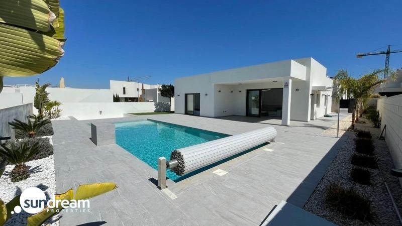 g_42059-17-26 Villa de nueva construción con 3 dormitorios y piscina privada a la venta en Rafal(Alicante)