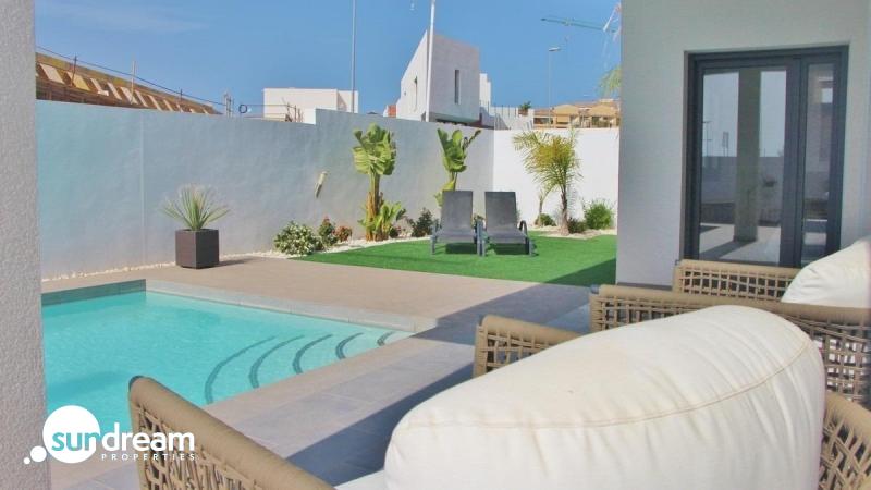 g_42059-17-27 Villa de nueva construción con 3 dormitorios y piscina privada a la venta en Rafal(Alicante)