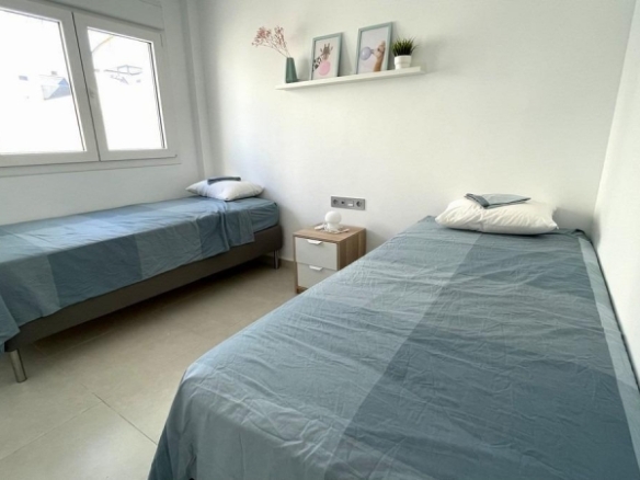 Villa de nueva construción con 3 dormitorios y piscina privada a la venta en Rafal(Alicante)