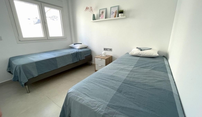 Villa de nueva construción con 3 dormitorios y piscina privada a la venta en Rafal(Alicante)