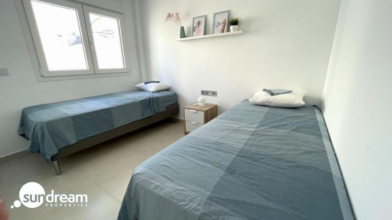 Villa de nueva construción con 3 dormitorios y piscina privada a la venta en Rafal(Alicante)