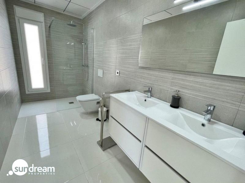 g_42059-17-8 Villa de nueva construción con 3 dormitorios y piscina privada a la venta en Rafal(Alicante)