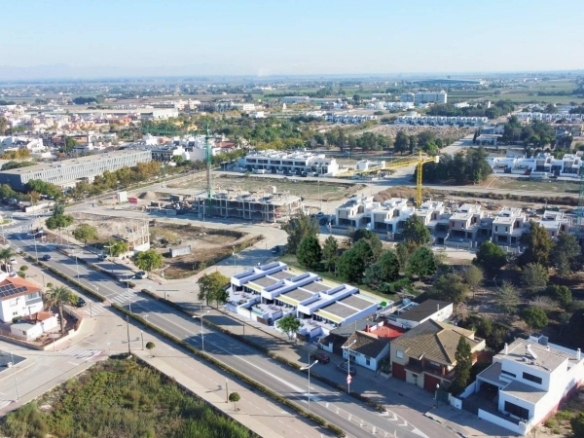 Villa en venta obra nueva con piscina en Dolores