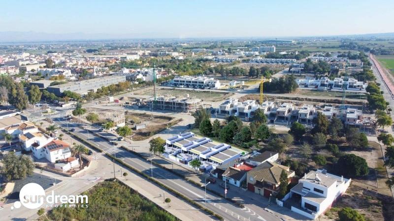 Villa en venta obra nueva con piscina en Dolores