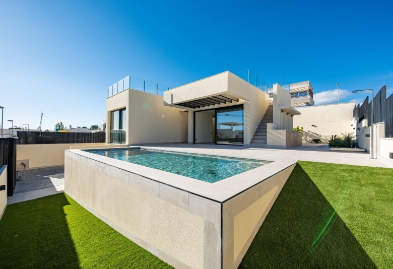 Villa nueva llave en mano con 4 dormitorios y vistas al mar a la venta en La Alberca Polop