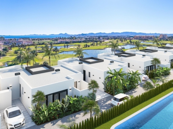 Villa de nueva construcción con 3 dormitorios y piscina privada en venta en primera linea de Golf( Los Alcázares)