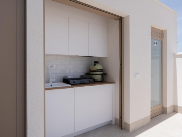 Villas de nueva construcción con piscina privada en Serena Golf-Los Alcázares