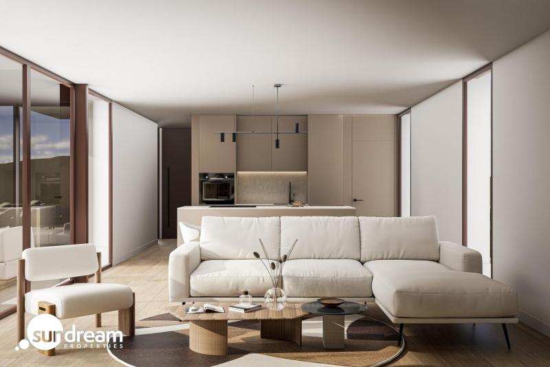 Villa de nueva construcción de 3 dormitorios con piscina privada rodeada de naturaleza en Pinoso(Alicante)