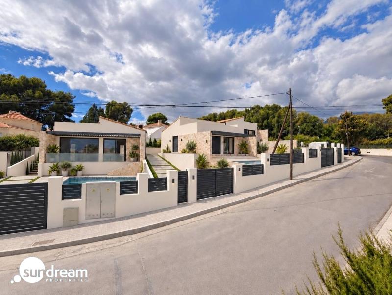 Magnifica villa independiente de 3 dormitorios con sótano y piscina privada en zona privilegiada de La Nucia