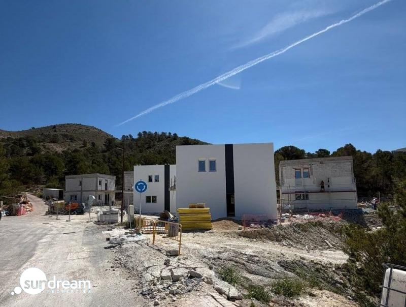 g_42823-17-18 Villa de nueva construcción con 3 dormitorios y piscina privada cerca de Benidorm a la venta(Finestrat)