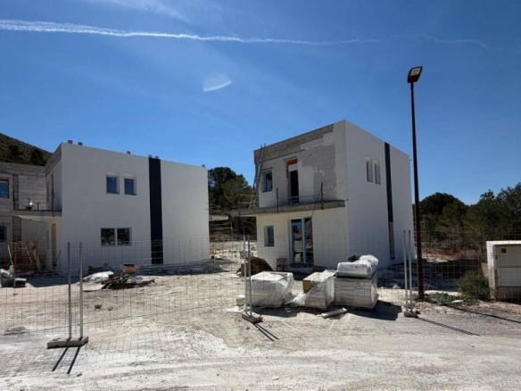 Villa de nueva construcción con 3 dormitorios y piscina privada cerca de Benidorm a la venta(Finestrat)